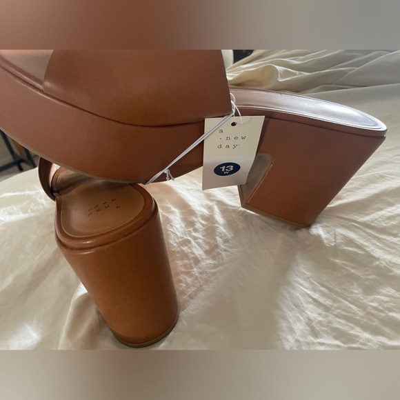 NWT-4 Inch Brown A NEW DAY HEELS⭐️ - Picture 3 of 8